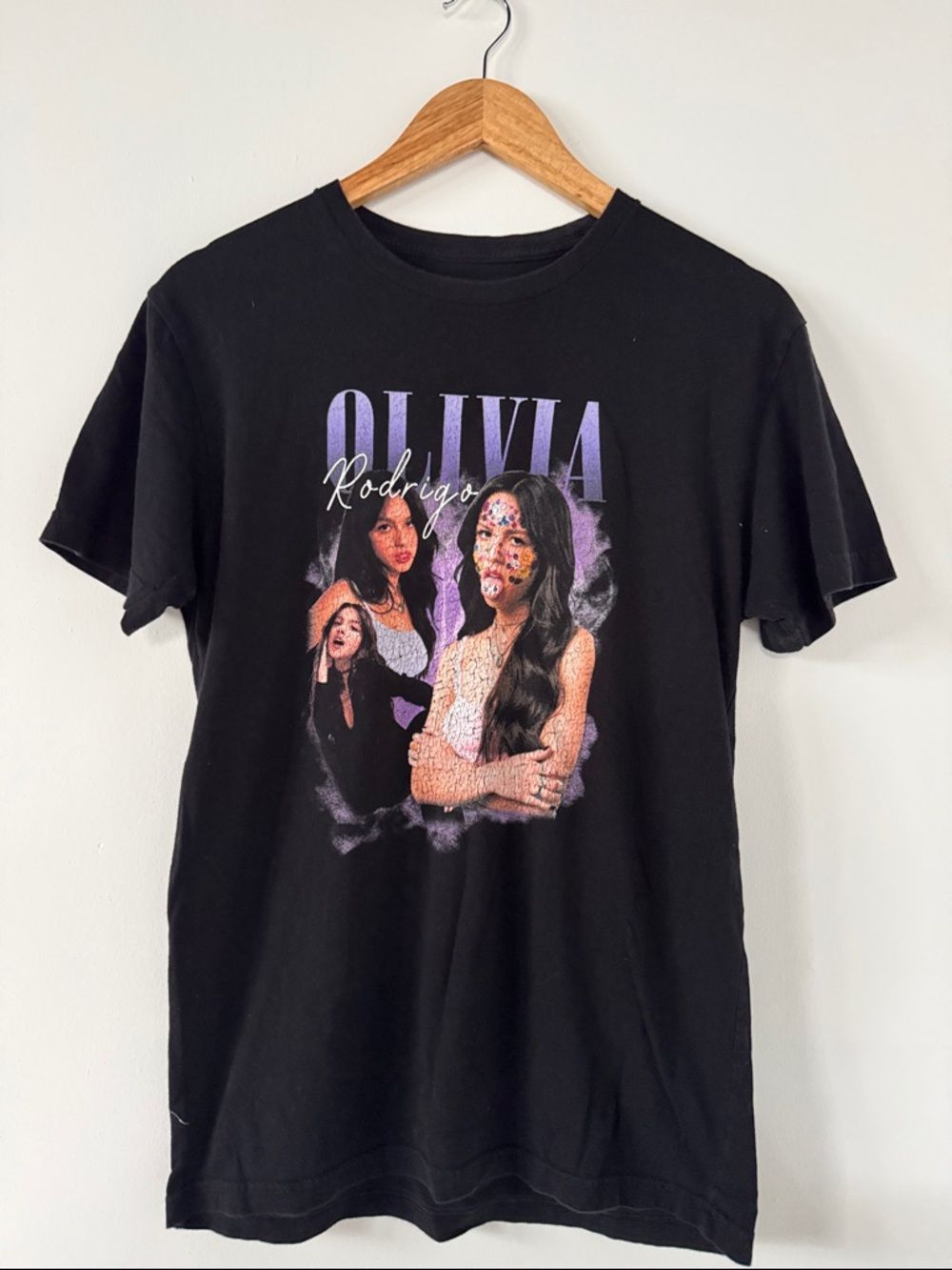 Olivia Rodrigo Black Graphic Tee - Olivia Rodrigo Short Sleeve Top Euc — image 2 of 5